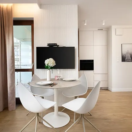 Apartment - Great Location- Cozy - Gieldowa 4a Warsaw